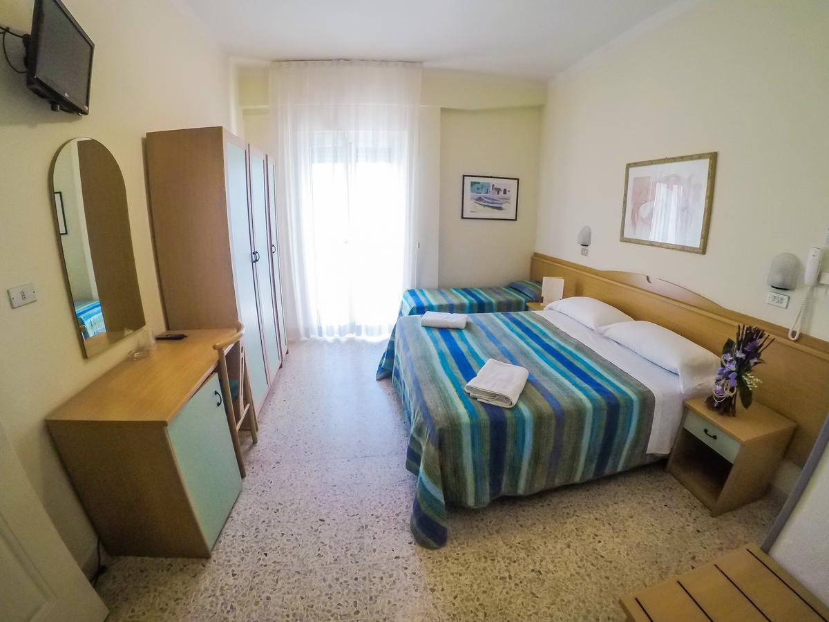 Hotel Simplon Bellaria – Igea Marina Kültér fotó
