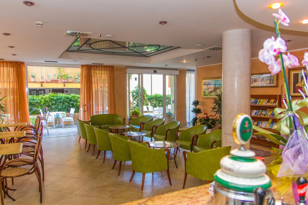 Hotel Simplon Bellaria – Igea Marina Kültér fotó