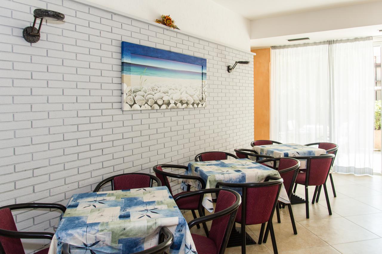 Hotel Simplon Bellaria – Igea Marina Kültér fotó